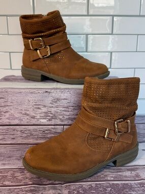 Skechers Girls 🤎 Mad Dash Buckle Booties size 12